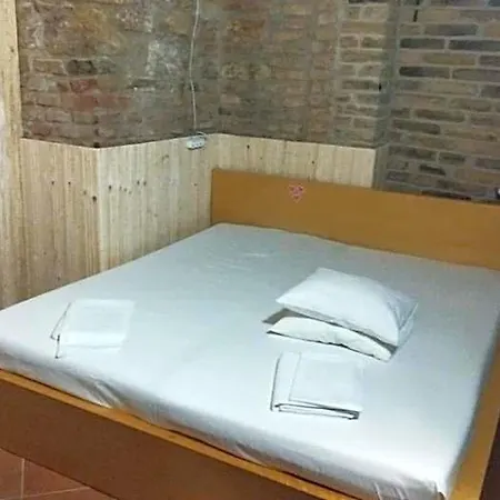 Alba *