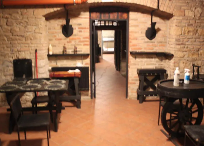 Alba Hostal *
